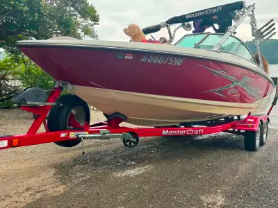 Looking for a premium, versatile wakeboard and water sports boat? This 2007 boat has only 670 hours....