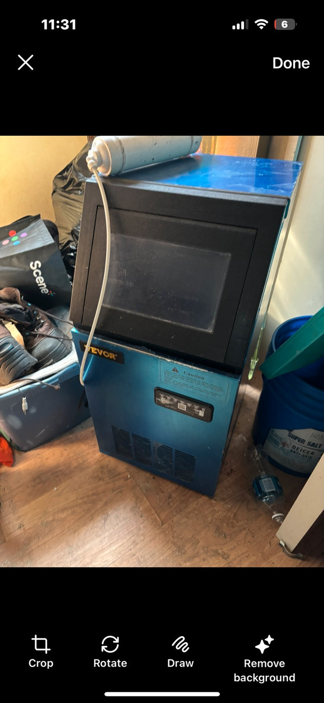 Vevor Ice Maker in Industrial Kitchen Supplies in Edmonton