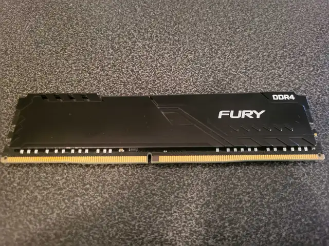 16 GB Kingston Fury DDR4 RAM (3466 MHz) single module in System Components in Kitchener / Waterloo - Image 2