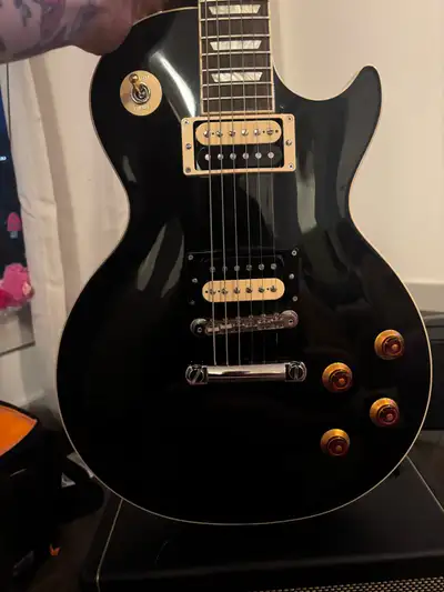 Purchased new from Long & McQuade in 2025 for $3k. This guitar plays great and has been well cared f...