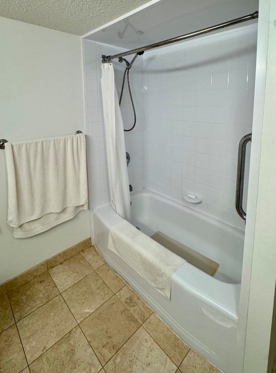 Oceanview 2Bed 1Bath Fairview Condo for Rent $2650month, Nov 1 4