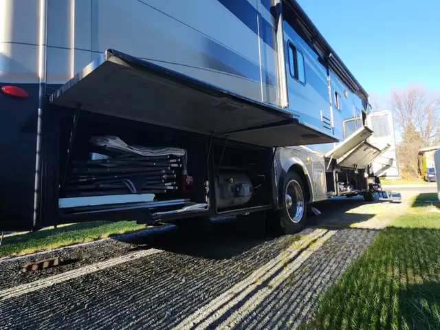 2008 Tiffin allegro bay 35 tsb in RVs & Motorhomes in Longueuil / South Shore - Image 5
