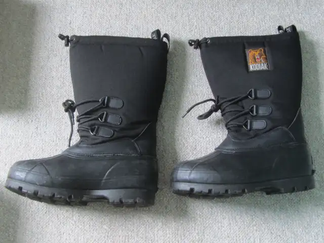 "Like New" Men's Kodiak Winter Boots - Size 9 in Men's Shoes in Kitchener / Waterloo - Image 5