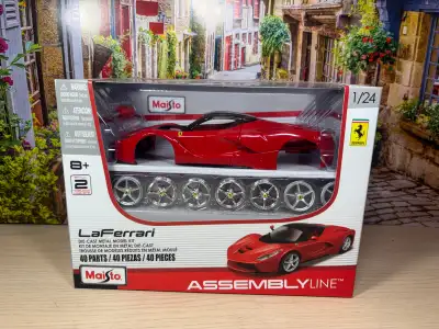 1:24 Brand New Ferrari LaFerrari – diecast Assembly Line Kit (Re, View more