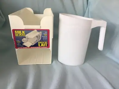 - Milk Bag Organizer & Milk Jug - Holds three 1.33 L milk or juice bags. 13cm x 18cm x 26.5cm - Pitc...