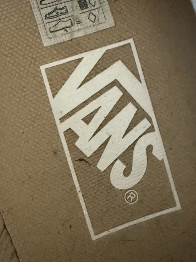 Men’s Shoes size 9 “VANS”  in Men's Shoes in Barrie - Image 4