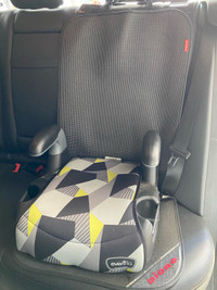 Evenflo booster seat with car seat protector 