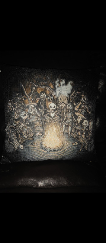 THE NIGHTMARE BEFORE CHRISTMAS - GOTH/HORROR -  PILLOW in Arts & Collectibles in Edmonton - Image 2