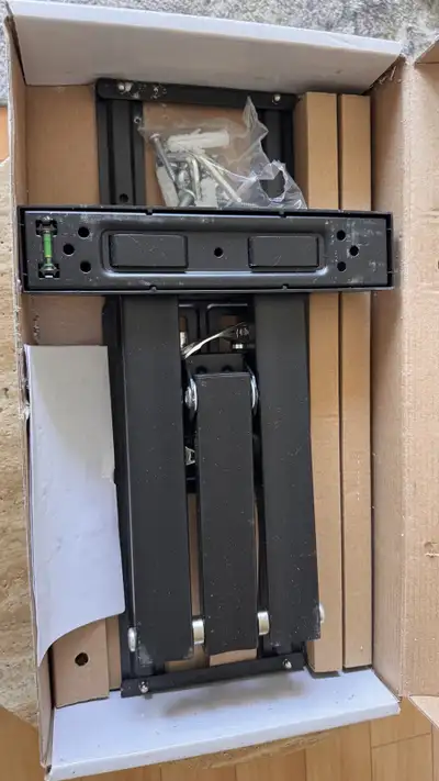 tv wall mount 32-70 pouce, 40kg max - $40, View more