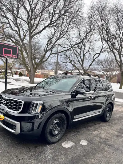 2023 Kia Telluride SX 8 passanger for sale. (Currently winter wheel/Summer wheel is on picture.) Wel...