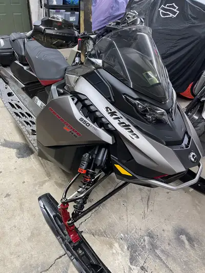 2023 skidoo renegade XRS 850 E tech GEN 5 chassis with smart shocks 137 inch prestudded track 10.5 i...