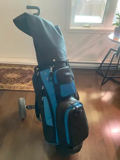 A QUI LA CHANCE !! Vous voulez apprendre et jouer au golf et vous rechercher un équipements complet...
