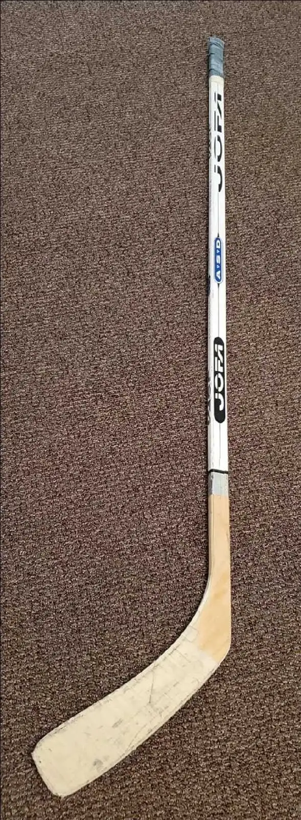 Game Used Yanic Perreault (Toronto Maple Leafs) hockey stick in Arts & Collectibles in City of Toronto - Image 6