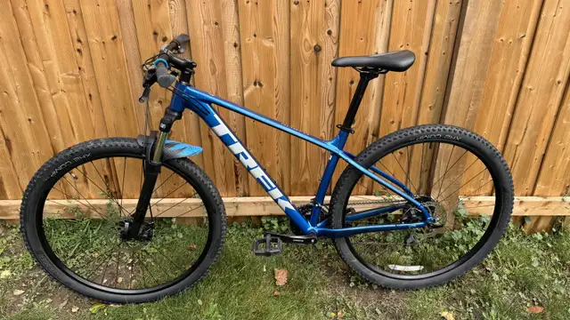 Trek Marlin 4 in Mountain in Brantford - Image 5