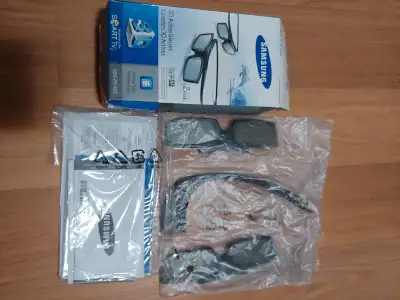 Like New, 100% Works A box of two pairs of Samsung 3D active glasses. model: SSG-P51002 Full HD RF....