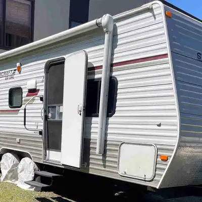 Good/very good All appliances work. Tons of storage space. Trailer has been well maintained wet pins...