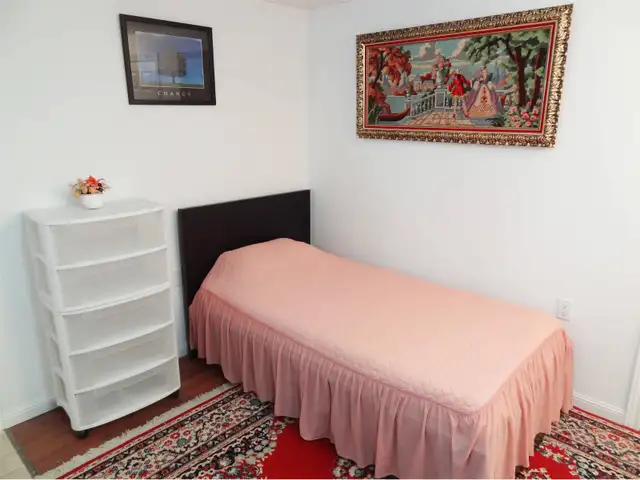 PRIVATE FURNISHED RENOVATED BASEMENT UNIT WITH PRIVATE KITCHEN, in Long Term Rentals in City of Toronto - Image 7