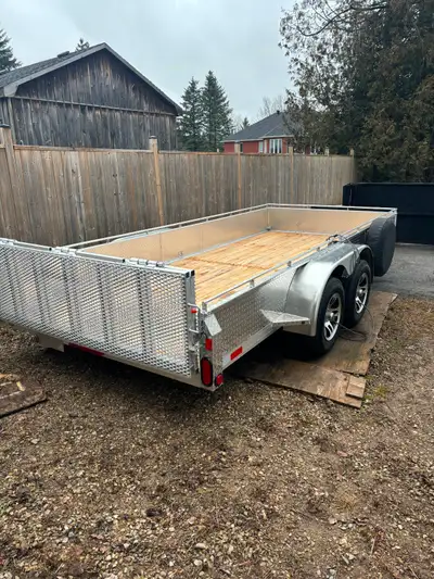 This trailer is immaculate, NEW NEVER USED, brought it home for moose hunting however have not gone...