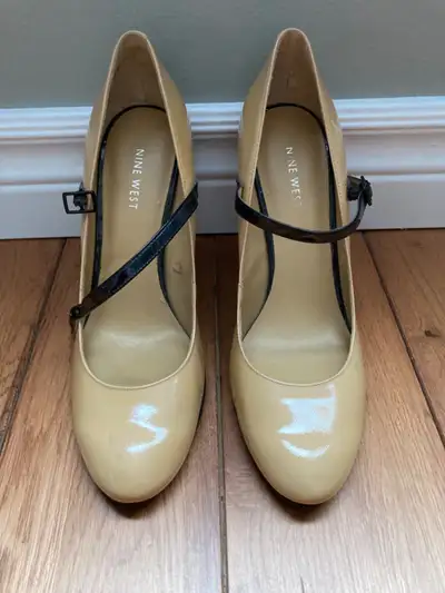 Women’s dress shoes, View more