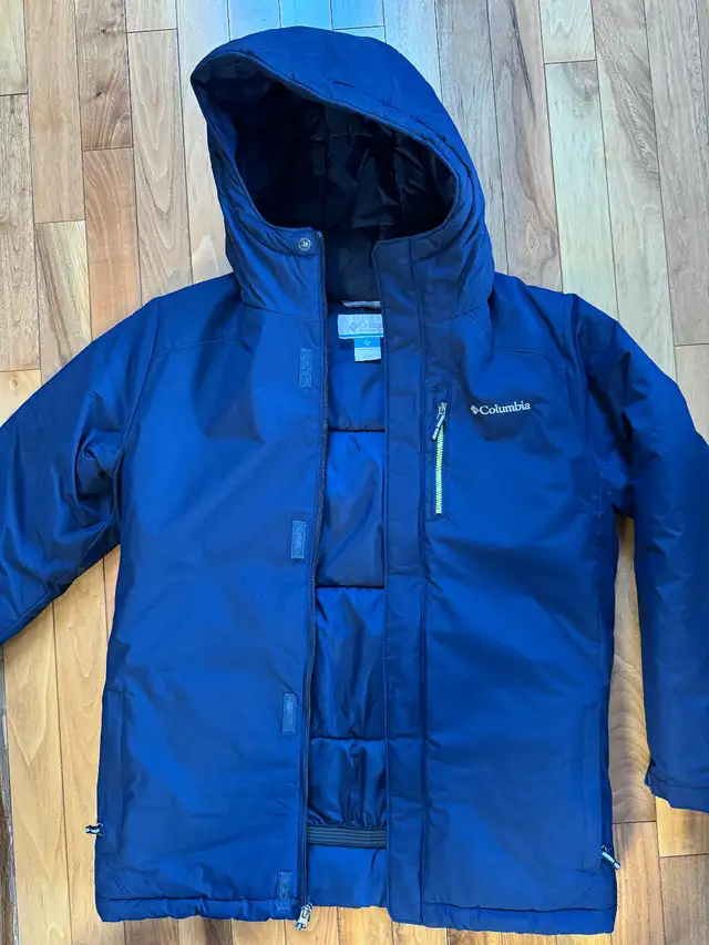 Columbia Boys Winter Jacket Size L in Kids & Youth in Strathcona County - Image 4