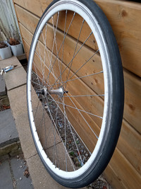700 x 23C bike tire & rim $40 tire limited tread, holds air