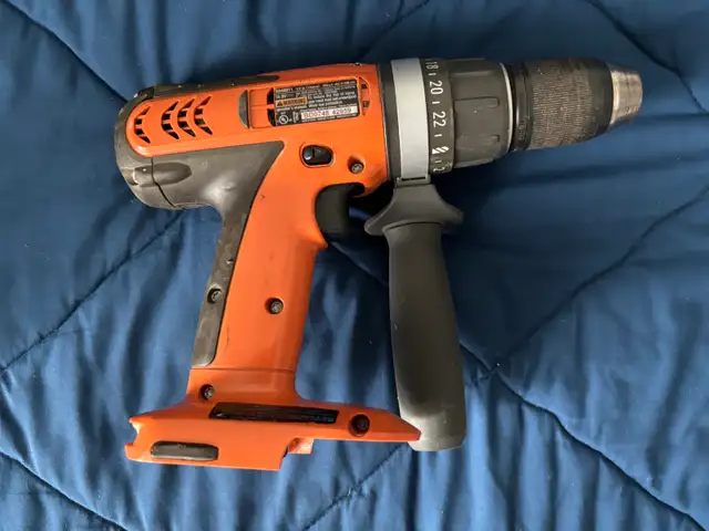 Ridgid Drill with 2 batteries and charger. in Power Tools in London - Image 5