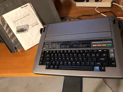 Panasonic Electronic Typewriter made in Japan Model No. KX R330 Accessories: 1x daisywheel installed...