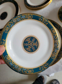 Royal Doulton CARLYLE service for 6