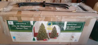 Pre-Lit Richmond Christmas Spruce Tree, View more