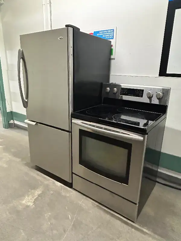 Réfrigérateur et cuisinière parfaits et de taille standard, cuis in Stoves, Ovens & Ranges in City of Montréal - Image 7