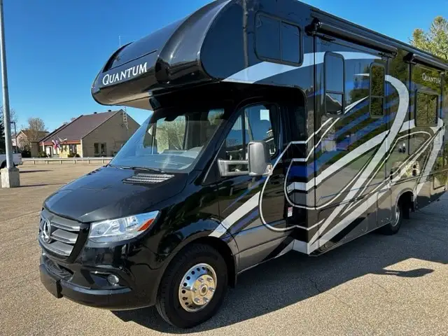Motorisé Mercedes-Benz 2020 / Thor Quantum 26 pieds Classe C in RVs & Motorhomes in Lanaudière - Image 6