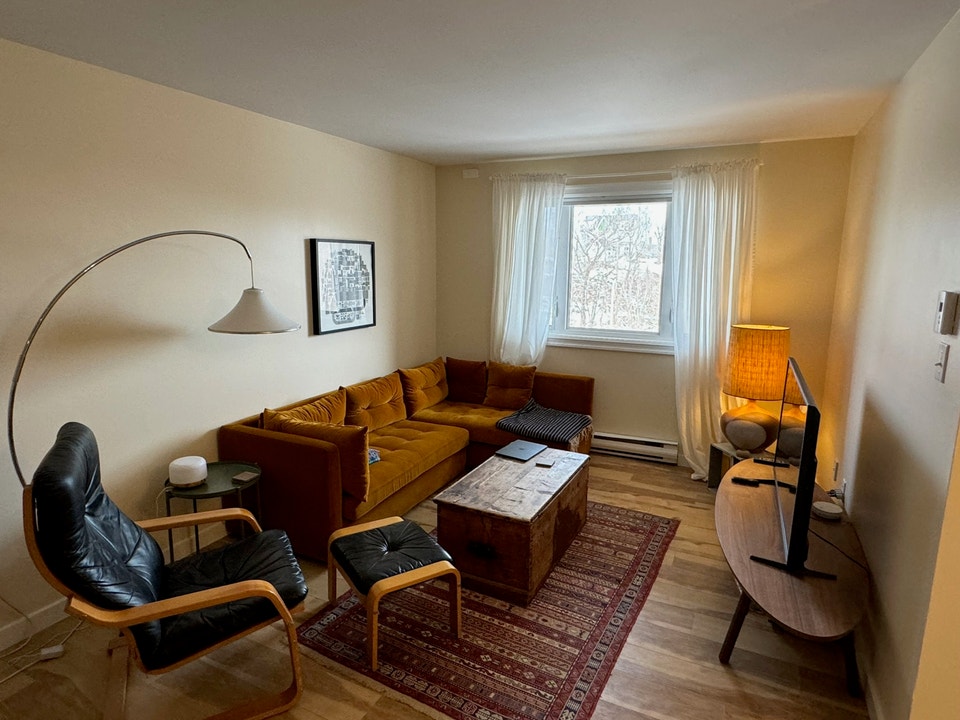 2 bedroom furnished apartment September 1 1