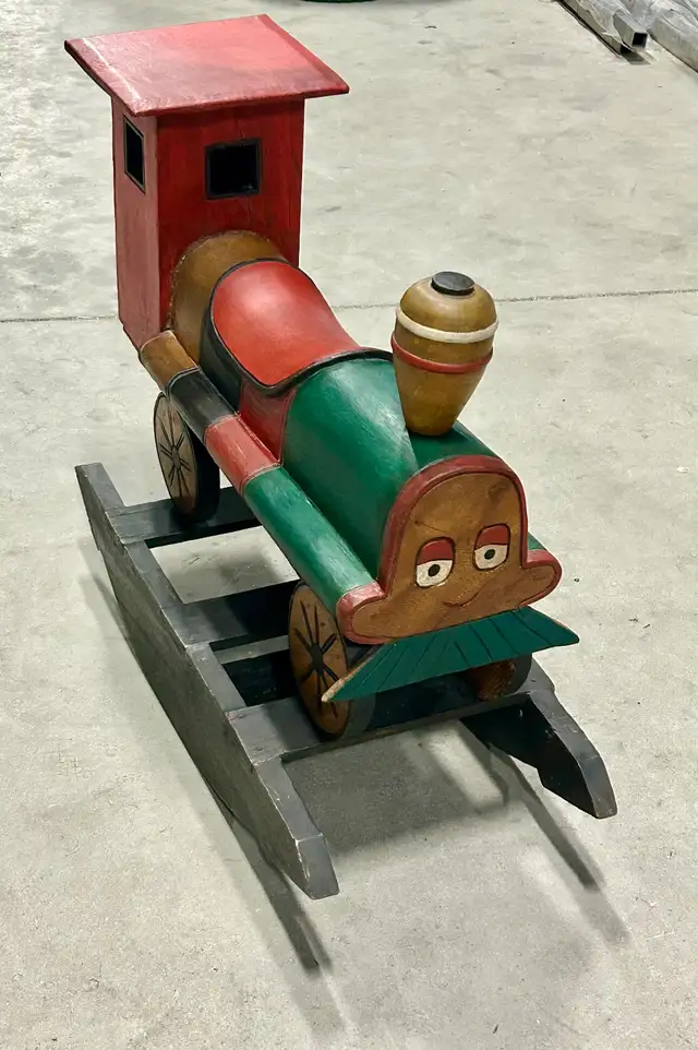 Vintage Solid TRAIN LOCOMOTIVE Themed Wooden Child’s Rocker in Toys & Games in Mississauga / Peel Region - Image 2
