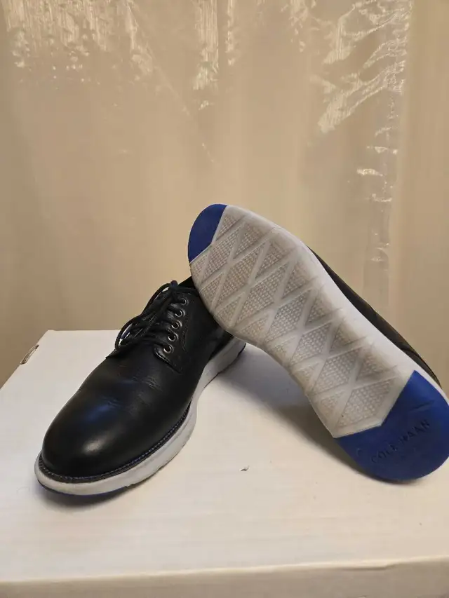 Mocassins Cole Haan Taille 9 B (étroit) En Cuir - Occasion En Très Bon état, Semelles Peu Usées