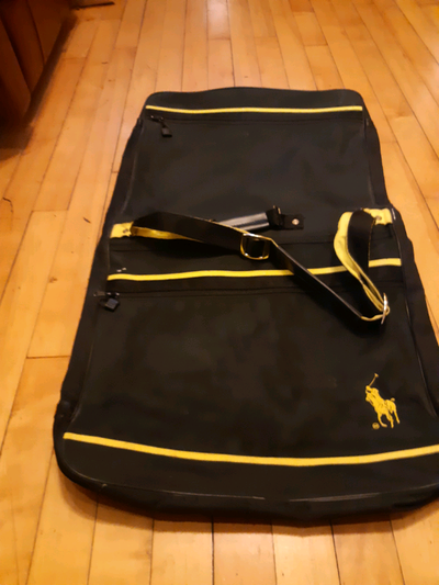 Porte costumes / robe $35.00, View more