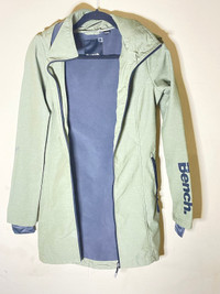 Sz S women Bench light jacket hoodie stain on sleeve 