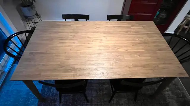 Acacia wood dining table in Dining Tables & Sets in Ottawa - Image 4