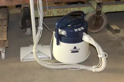 Bissell model 1680 carpet cleaner. Like new condition. Minimal use. All manuals included. $125 + HST...
