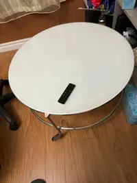 High quality Glass table with metal legs