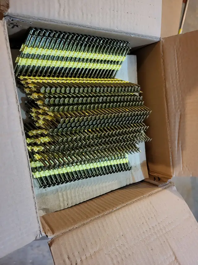 Framing Nails (2 boxes) in Hardware, Nails & Screws in Moncton - Image 3