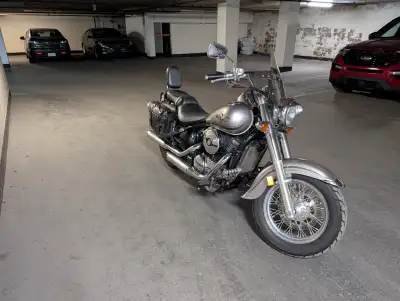 Selling Kawasaki VN800-B Classic or Vulcan.. Well-maintained with 26,000 km inspected yesterday. Thi...