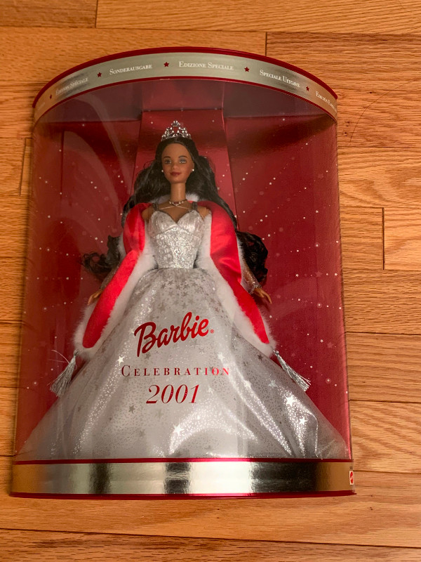 Special Edition Barbies 1997- 10th Anniversary, 2001 & 2004. dans Jouets et jeux  à Région de Mississauga/Peel - Image 4