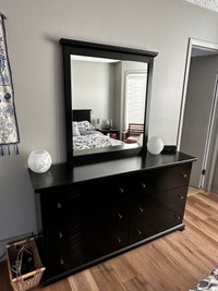 Dresser with attached mirror, excellent condition