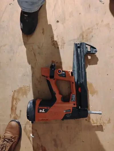 I'm selling a Ramset T4 nailer in used condition. This tool is perfect for framing and other heavy-d...