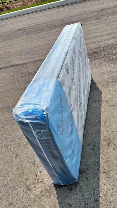 Matelas simple/double et queen/king à vendre, View more