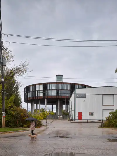 PENDING - Modern Bachelor Suite in Iconic UFO Building: Downtown