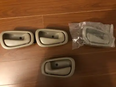 Brand new interior door handle for both driver side and passenger side (fits front & rear) for Toyot...