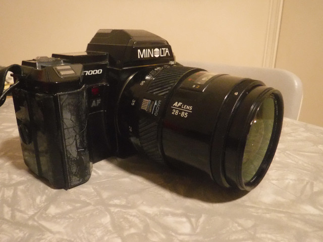 Minolta Maxxum AF 7000 35mm Film Camera w/Lens in Cameras & Camcorders in Hamilton