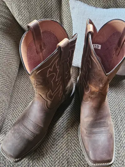 Ariat Cowboy boots, View more