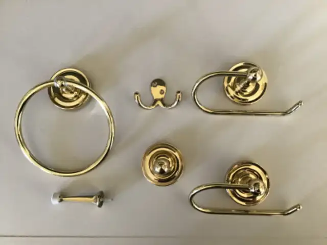 6 ACCESSOIRES SALLE DE BAIN  VÉRITABLE  “ LAITON ” 50$ in Bathwares in Gatineau - Image 2